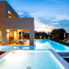 Отель Lush Villa With Heated Pool 180m to the Beach, фото 1