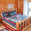 Отель LAZY BEAR LODGE - 4 Br Cabin, фото 11