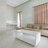 Отель RedDoorz Resort Syariah @ Idelansia Homestay Ciater, фото 17