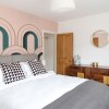 Отель The Osney Island Way - Spacious & Bright 3bdr Home With Garden, фото 7