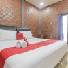 Отель RedDoorz Plus @ Ampera Raya, фото 3