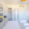 Отель Lovely 4 Bed House w Garden, 1 Stop to Waterloo, фото 3