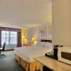 Отель Holiday Inn Express Hotel & Suites Oshkosh-Sr 41, фото 2