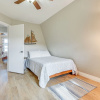 Отель Newly Remodeled Lakefront Granbury Escape w/ Dock!, фото 1