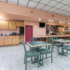 Отель Castle Inn & Suites, фото 8
