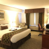 Отель Lexington Inn & Suites Windsor, фото 3
