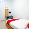 Отель OYO Living 2217 Permana Guesthouse Syariah, фото 4