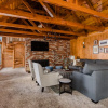 Отель Gambler by Avantstay Charming & Spacious Cabin 5 Min Walk to Lake, фото 22