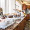 Отель Comfort Suites Canton, фото 28