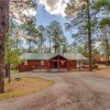 Отель Lincoln Log Cabin - Three Bedroom Cabin with Hot Tub, фото 1