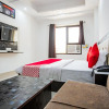 Отель Oyo Flagship 42035 Hotel Raj Ganga, фото 10