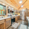 Отель Broken Bow Cabin w/ Hot Tub, Near Choctaw Casino!, фото 6