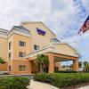 Отель Fairfield Inn & Suites by Marriott Jacksonville Beach, фото 1