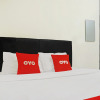 Отель Super OYO 1868 J&b Room Pramuka, фото 6