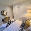 Отель The Taylor Suite - Stunning 2-ensuite beds, Cathedral view roof garden, фото 16
