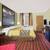 Отель Super 8 by Wyndham Denver Central, фото 3