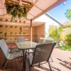 Отель Comfortable 3 BDR Family Home With Patio, фото 15