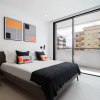 Отель Brand New Luxury Modern 3 Bed 3 Bath Apartment with Pool & Gym by Ideal Homes, фото 19