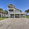Отель Galveston Family Getaway, 1 Block to Beach!, фото 21