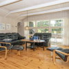 Отель Modern Holiday Home in Glesborg with Hot Tub & Sauna, фото 5