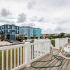 Отель Beach Joy by Oak Island Accommodations, фото 17