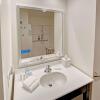 Отель Hampton Inn & Suites Asheville Airport, фото 9