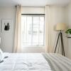 Отель Charming 2BR in Griffintown, фото 13