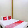 Отель OYO 92812 Galih Kostel 2 Syariah, фото 20