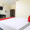 Отель RedDoorz near Puskesmas Sei Jang Tanjung Pinang, фото 7