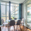 Отель Modern Bright 1Br+Den Unit Downtown, фото 20