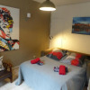 Отель Chez Jean - Newly renovated air-conditioned flat at the foot of the ramparts, 4 people, фото 7