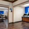 Отель Days Inn by Wyndham Medicine Hat, фото 19