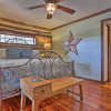 Отель 'gruene Cabin' - Pet Friendly New Braunfels Studio, фото 3