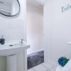 Отель Bright 2-bed cottage in Chester by 53 Degrees Property, ideal for Couples & Small groups, City Centr, фото 9