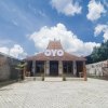 Отель OYO 300 Kampoeng Joglo, фото 18