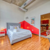 Отель Sosuite 2BR Apt w Balcony W D Gym On-site Bar, фото 12