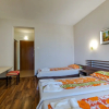 Отель Family Triple Room in Dafinka Guest House, фото 5