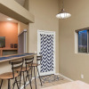 Отель Ravenswood Retreat - 3 Br Home, фото 4
