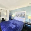 Отель Bluebird Day Inn & Suites, фото 34