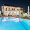 Отель Villa Paradiso: Near beach, superb pool and garden, фото 16
