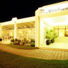 Отель The Beach Hotel, фото 1