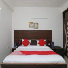 Отель OYO 12493 Hotel Taaz Comfort Inn, фото 7