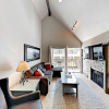 Отель New Listing! Ski-in/ski-out W/ Hot Tub 1 Bedroom Condo, фото 12