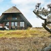 Отель Cozy Holiday Home With Roofed Terrace in Hvide Sande, фото 14