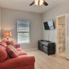Отель Family Tides Beach House 4 Bedrooms 3 Bathrooms Home, фото 2