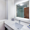 Отель Holiday Inn Express & Suites Tulsa South - Woodland Hills, фото 9