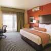 Отель La Quinta Inn Suites Wyndham - Reid Park, фото 12