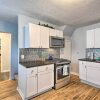 Отель Modern Pet-friendly Pad w/ Deck ~ 5 Mi to Cincy!, фото 3