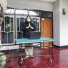 Отель OYO Homes 91002 Eco Tourism Desa Cibodas Areng 3 Syariah, фото 24