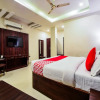 Отель OYO 22053 Krishna Palace, фото 7